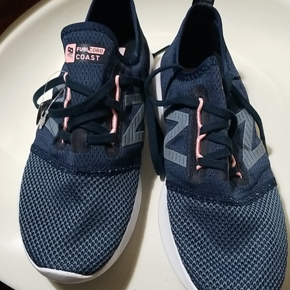 New with tags - Picture 2 of 3